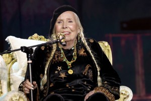 LOS ANGELES, CALIFORNIA - FEBRUARY 04: Joni Mitchell performs onstage during the 66th GRAMMY Awards at Crypto.com Arena on February 04, 2024 in Los Angeles, California. (Photo by Kevin Mazur/Getty Images for The Recording Academy)