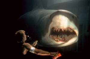 DEEP BLUE SEA, Thomas Jane, 1999, (c)Warner Bros./courtesy Everett Collection
