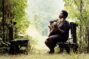 UNSPECIFIED - CIRCA 1970:  Photo of Odetta  Photo by Michael Ochs Archives/Getty Images